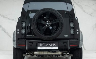 Land Rover Defender 90 V8 Bond Edition 5