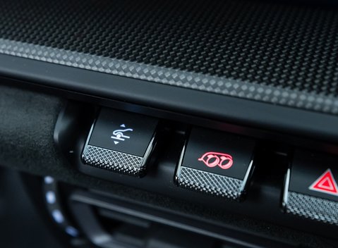 Porsche 911 Targa 4 GTS (992) 28