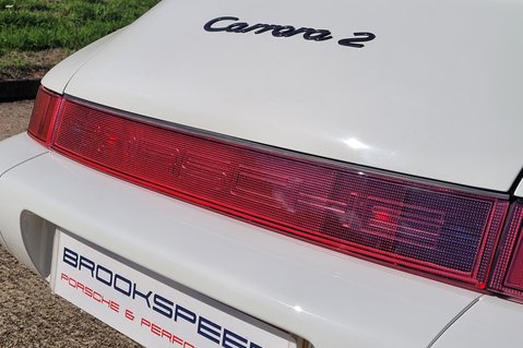 Porsche 911 CARRERA 2 28