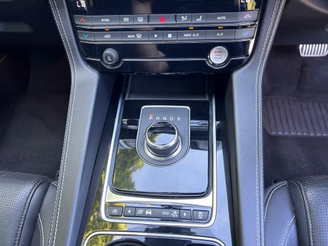Jaguar F-Pace 2.0 D180 R-Sport Auto AWD Euro 6 (s/s) 5dr 26