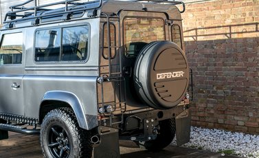 Land Rover Defender 90 TD XS Station Wagon 26