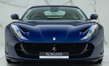 Ferrari 812 Superfast 4