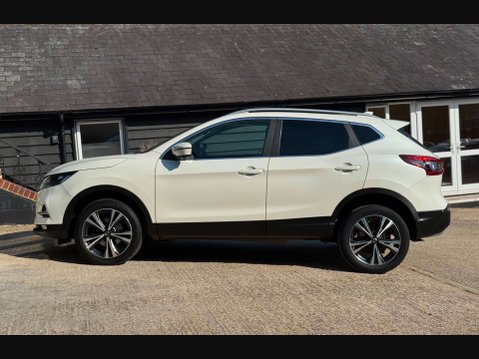 Nissan Qashqai 1.3 DIG-T N-Connecta SUV 5dr Petrol Manual Euro 6 (s/s) (160 ps) 13