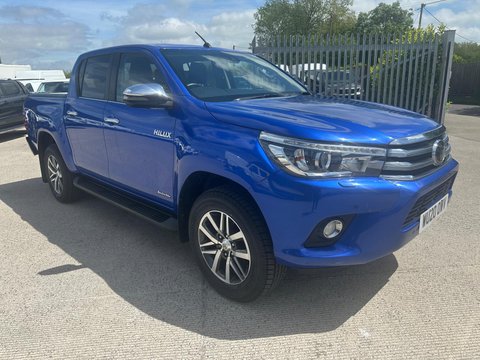 Toyota Hilux INVINCIBLE 4WD D-4D DCB 3