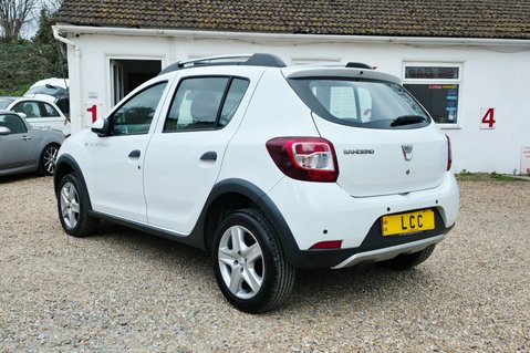 Dacia Sandero Stepway LAUREATE TCE.. 1 OWNER FROM NEW.. SERVICE HISTORY.. A/C.. STUNNING EXAMPLE 9
