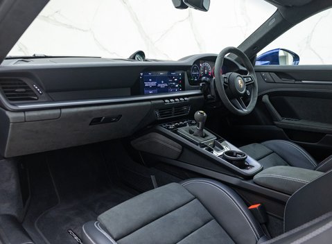 Porsche 911 GT3 (992.2) 18