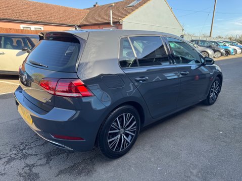 Volkswagen Golf SE TSI EVO 2