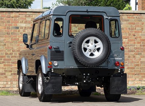 Land Rover 90 County 11