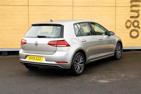 Volkswagen Golf SE NAVIGATION TSI BLUEMOTION TECHNOLOGY DSG