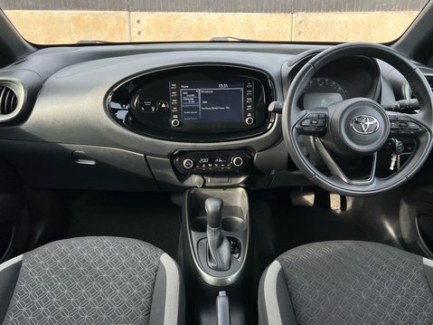 Toyota Aygo X VVT-I EDGE 10