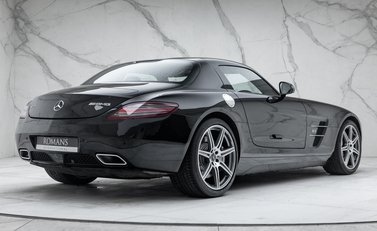 Mercedes-Benz SLS AMG 6