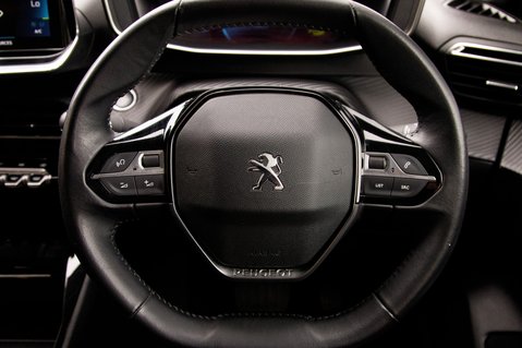 Peugeot 208 ALLURE PREMIUM 22