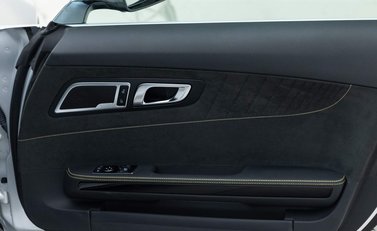 Mercedes-Benz AMG GT R Premium 17