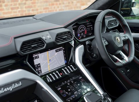 Lamborghini Urus 17