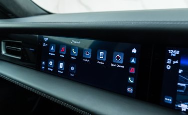 Porsche Taycan TURBO 22