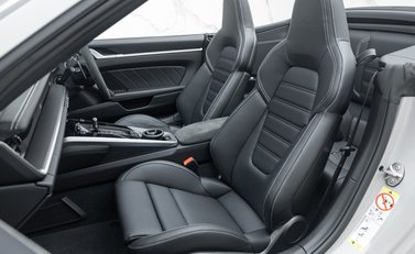 Porsche 911 Turbo S Cabriolet (992) 24