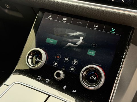 Land Rover Range Rover Velar R-DYNAMIC S 27