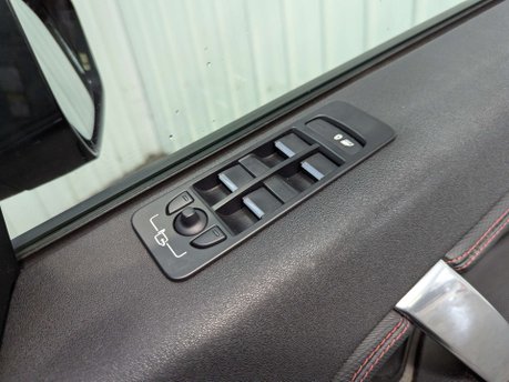 Land Rover Discovery Sport 2.0 Discovery Sport R-Dynamic SE D Auto 4WD 5dr 81