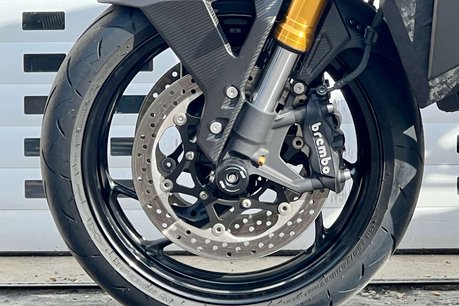 Suzuki GSX GSXS 1000 32