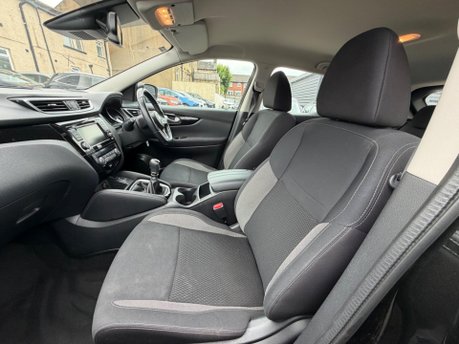 Nissan Qashqai DIG-T ACENTA PREMIUM 18