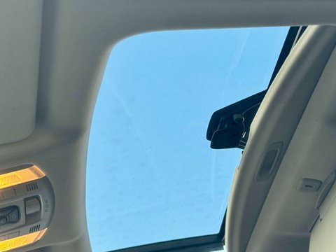 Toyota Alphard GOLDEN EYES II TWIN SUNROOF GRADE 4B WOW 18