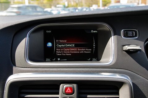 Volvo V40 D3 INSCRIPTION 24