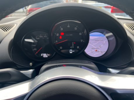 Porsche 718 CAYMAN PDK 37