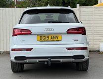 Audi Q5 2.0 TDI 40 Black Edition SUV 5dr Diesel S Tronic quattro Euro 6 (s/s) (190 9