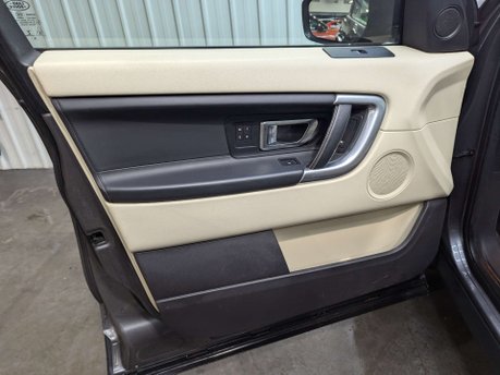 Land Rover Discovery Sport 2.0 Discovery Sport Luxury HSE TD4 Auto 4WD 5dr 56