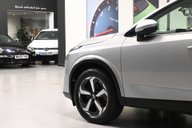 Nissan Qashqai 1.3 Qashqai N-Connecta DiG-T MHEV CVT 5dr 8
