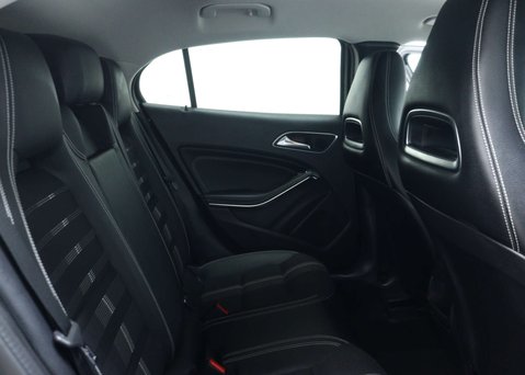Mercedes-Benz GLA 1.6 GLA180 GPF Urban Edition SUV 5dr Petrol 7G-DCT Euro 6 (s/s) (122 ps) 51