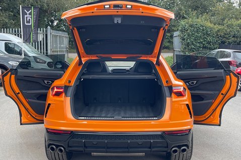 Lamborghini Urus V8 - ORANGE -AKRAPOVIC EXHAUST -PAN ROOF -B&O-MASSAGE SEATS-BLIND SPOT -ACC 22