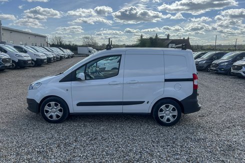Ford Transit Courier Petrol SWB Low Roof Trend Air Con Alloys Sat Nav E