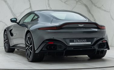 Aston Martin V8 Vantage 10