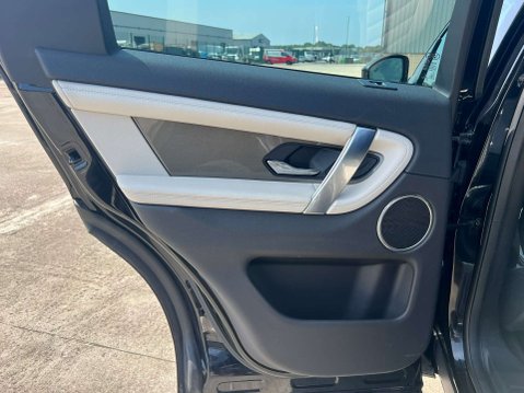Land Rover Discovery Sport 2.0 Discovery Sport R-Dynamic SE D Automatic 4WD 5dr *NATIONAL DELIVERY* 49