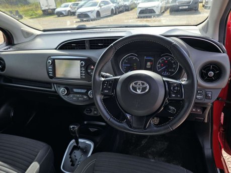 Toyota Yaris 1.5 VVT-h Icon Tech Hatchback 5dr Petrol Hybrid E-CVT Euro 6 (s/s) (100 ps) 30