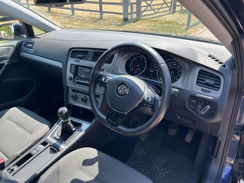 Volkswagen Golf 1.6 TDI BlueMotion Tech SE Euro 5 (s/s) 5dr 14