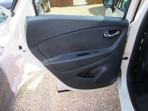 Renault Captur 0.9 TCe ENERGY Dynamique S MediaNav Euro 5 (s/s) 5dr 45