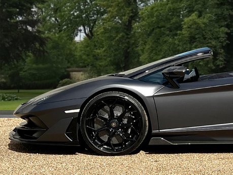 Lamborghini Aventador SVJ ROADSTER (LP 770-4) 9