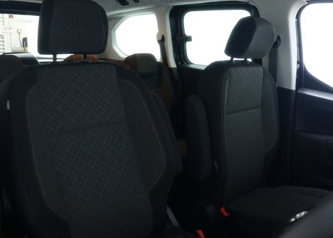 Vauxhall Combo Life Combo Life Design EV 5dr 40