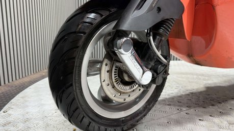 Piaggio Vespa Primavera 2018 ONLY 13K LONG MOT GREAT COLOUR SCHEME 125CC SCOOTER 41