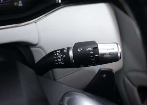 Land Rover Range Rover Evoque 2.0 Range Rover Evoque R-Dynamic SE Auto 4WD 5dr 45