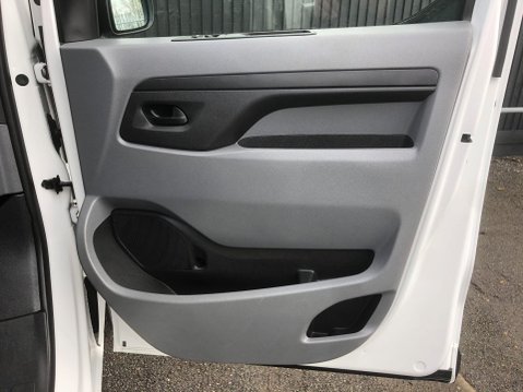 Peugeot Expert BLUE HDI PROFESSIONAL STANDARD 18