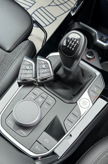 BMW 1 Series 118I SPORT - 1 OWNER -REVERSE CAMERA - PARK ASSISTANT - COMFORT PACKAGE 