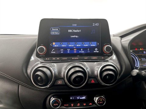 Nissan Juke 1.6 N-Connecta SUV 5dr Petrol Hybrid Auto Euro 6 (143 ps) Air Con - Alloys 18