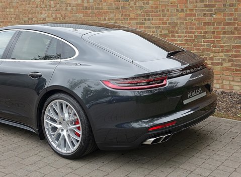 Porsche Panamera Turbo 22