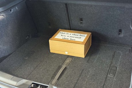 Volvo V40 1.6 T4 Lux Hatchback 5dr Petrol Powershift Euro 5 (s/s) (180 ps) 42