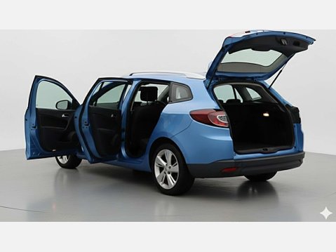 Renault Megane 1.5 Megane Dynamique TomTom dCi Semi-Auto 5dr 7