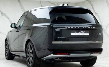 Land Rover Range Rover D300 SE 3