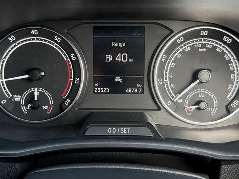 Skoda Fabia 1.0 TSI 110 SE L 5dr 23